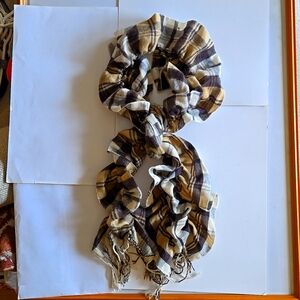 Scrunchie Plaid scarf, with Natural tones